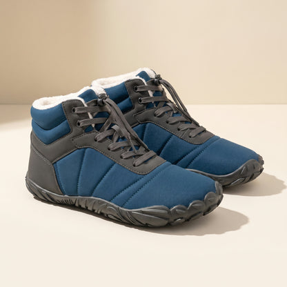Bries winterboot in marineblauw, paar van opzij