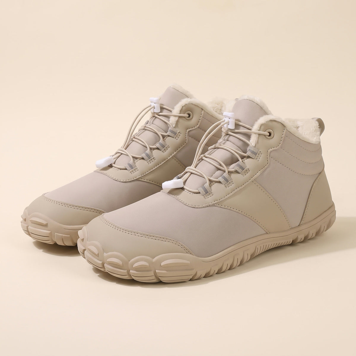 Kastanje winterboot in beige, paar van opzij
